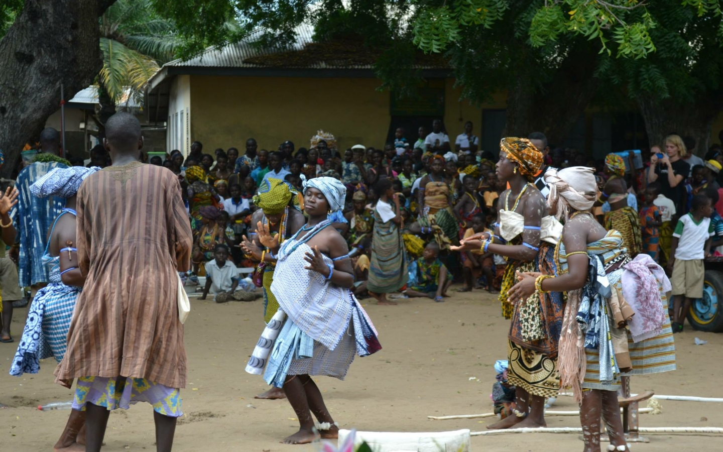 ghana-drumming-dancing