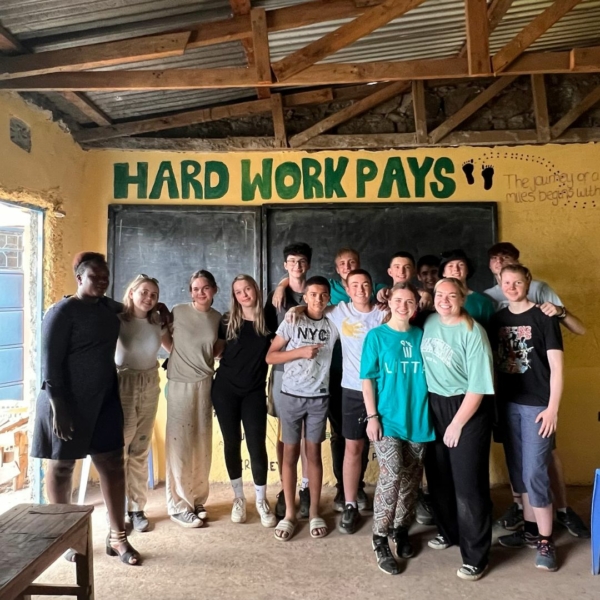 volunteers-school-kenya